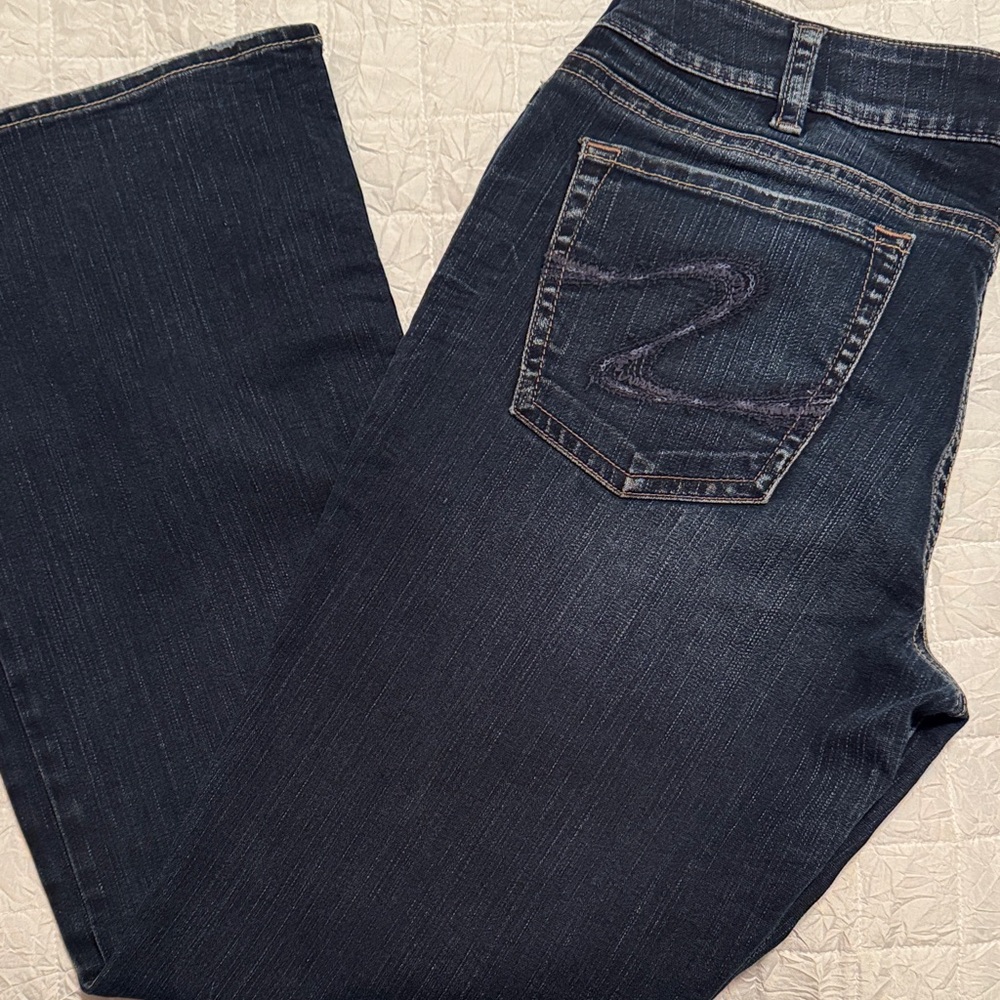 Silver Women's Dark Blue Jeans36/30 like New. Barely worn.